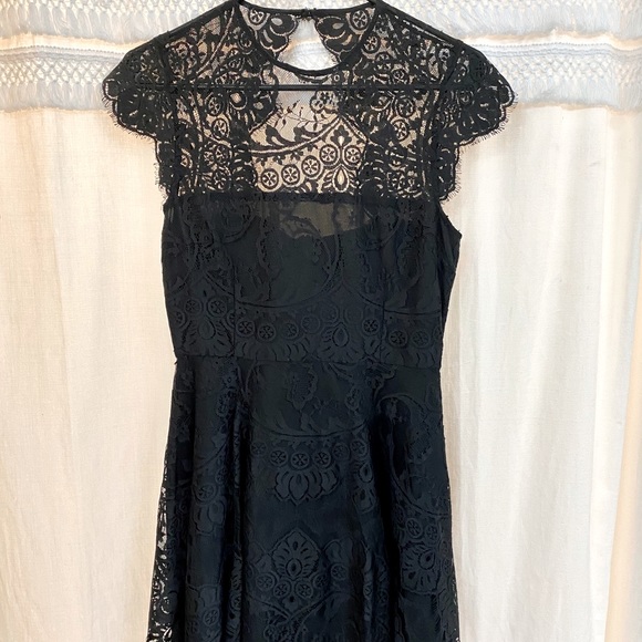 bb dakota jayce lace sheath cocktail dress